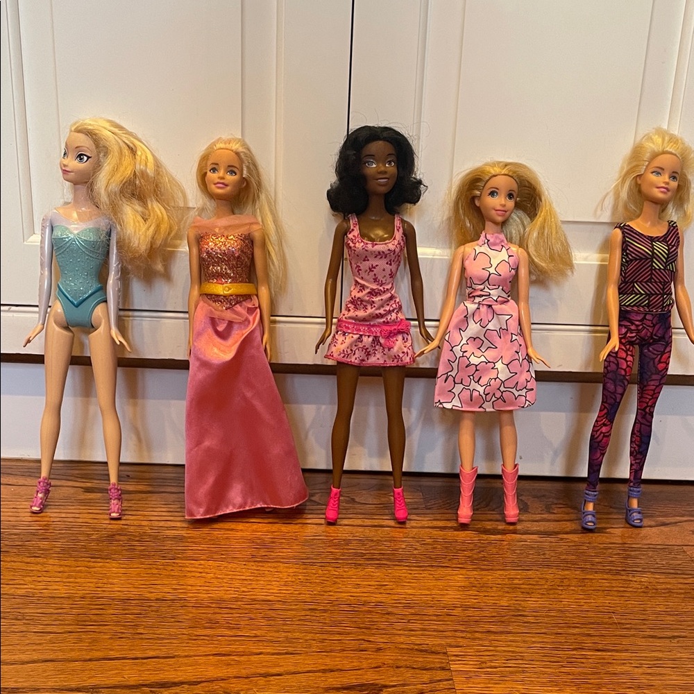 Set of Disney Princess and Barbie Dolls